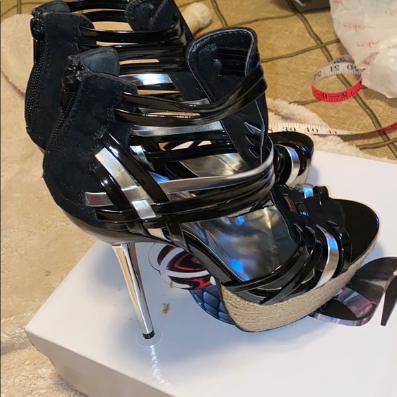 Black and silver scrappy platforms - Picture 8 of 11